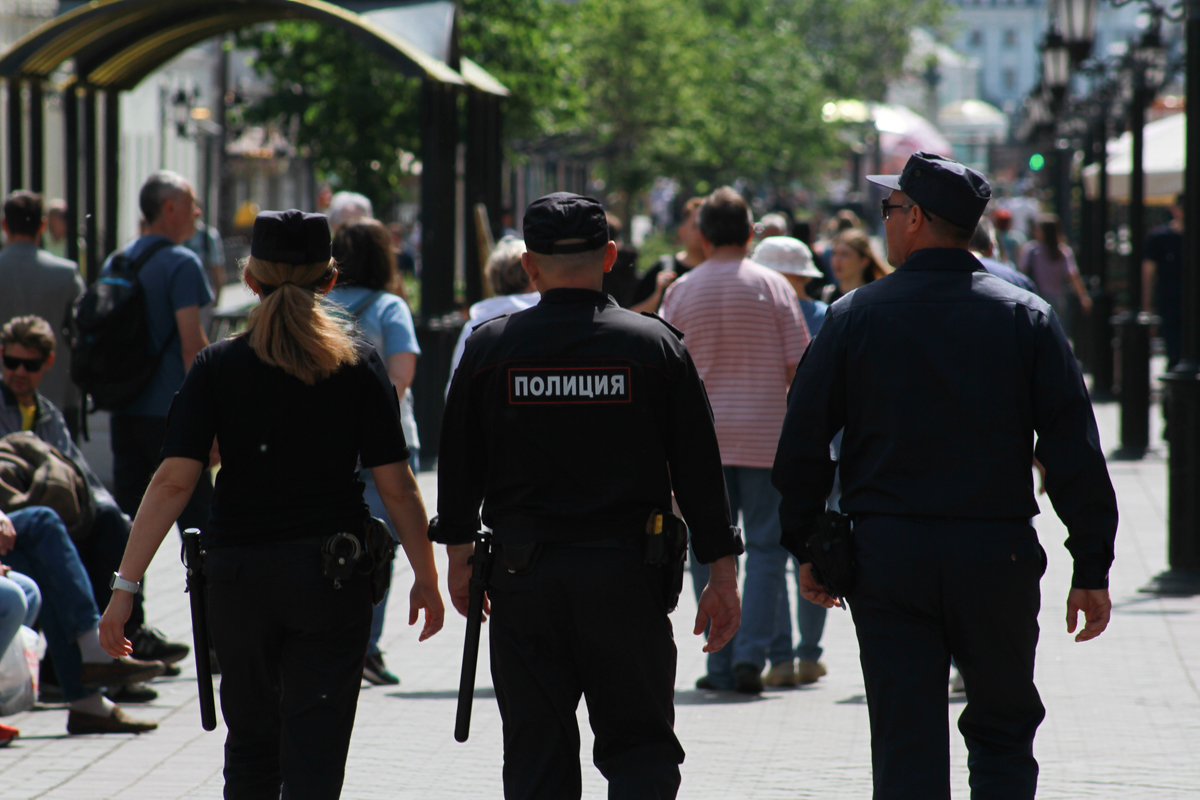 Москвичей-фанатов ЦСКА задержали на Баумана в Казани