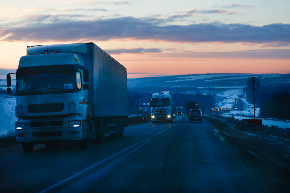 Продажи грузовиков в России выросли почти на 30% за месяц
