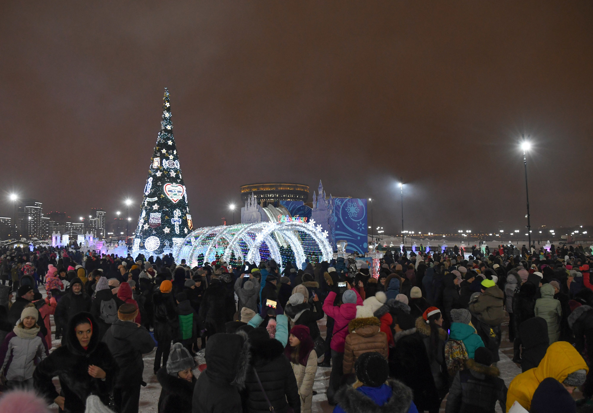 У главной елки Казани заменят каркас