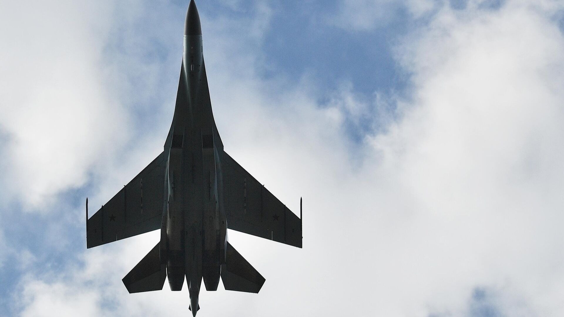 НАТО поражено темпами выпуска российских истребителей Су-35 и Су-57