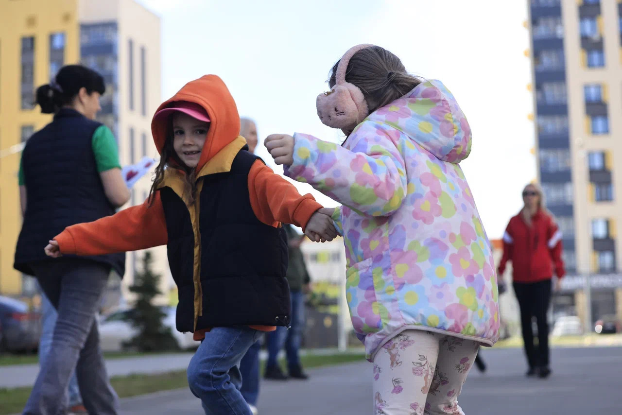 Совфед единогласно запретил усыновление детей в страны, где разрешено менять пол