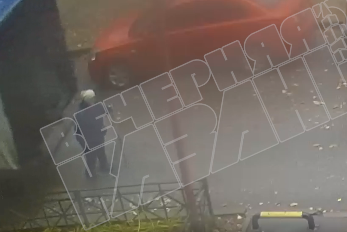 В Казани водитель «Газели» задним ходом переехал пенсионерку