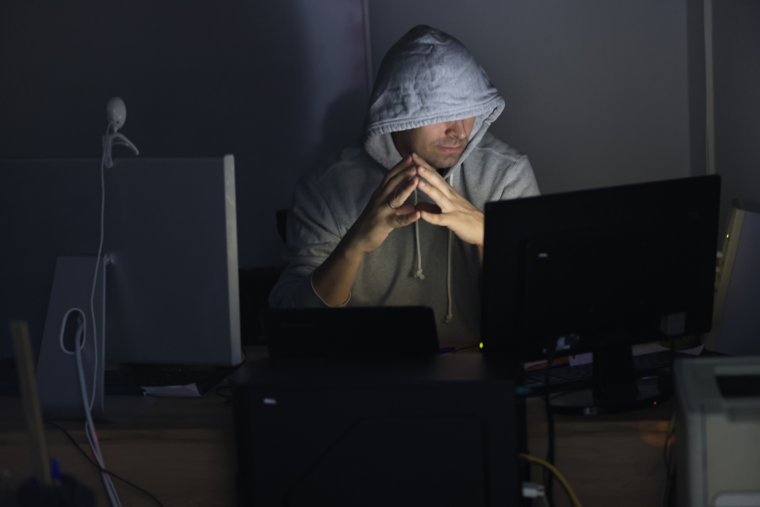 Пенсионер в Татарстане отдал 750 тысяч рублей аферистам для «защиты сбережений»