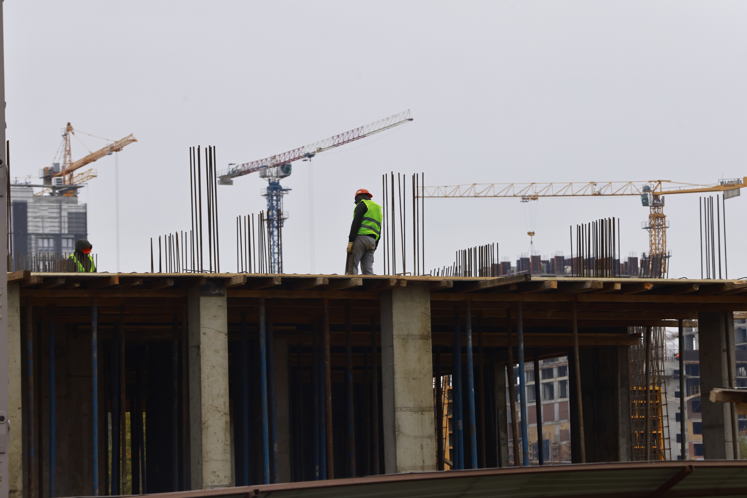 В России впервые за полтора года начали снижаться цены на новостройки