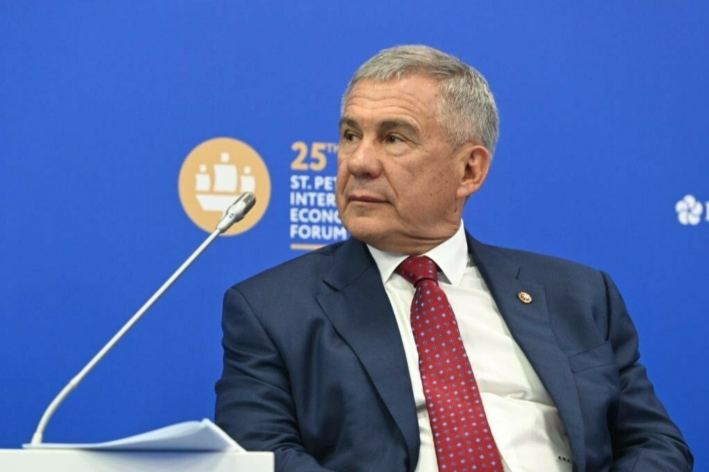 Минниханов поручил в День матери уделить особое внимание матерям участников СВО