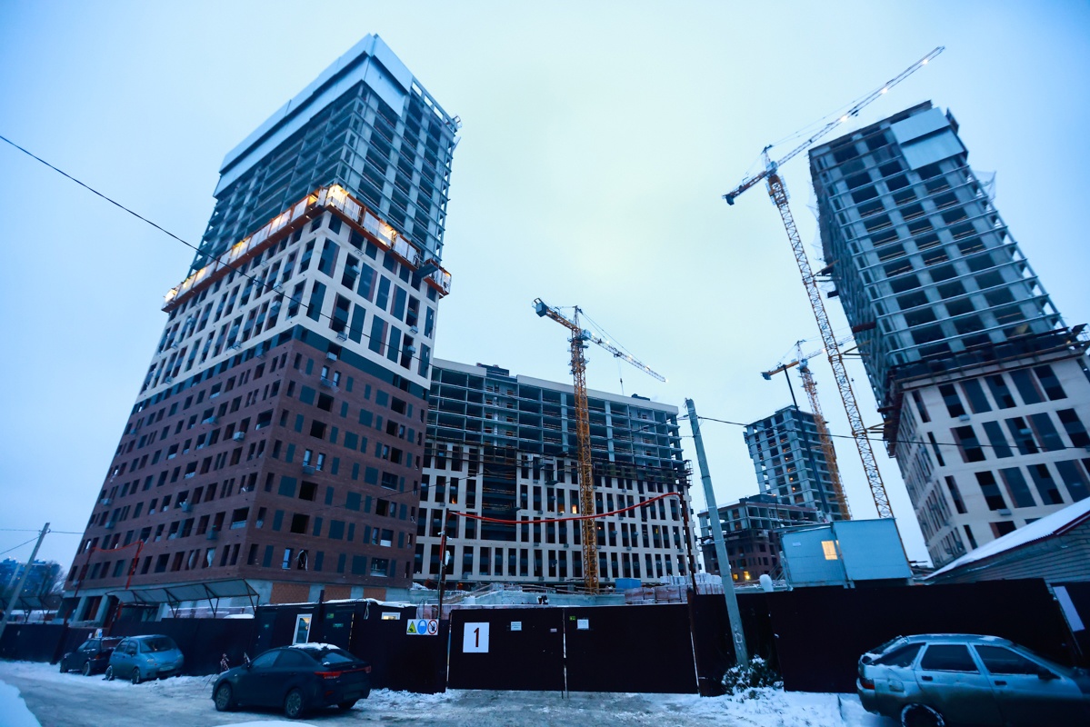 Льготную ипотеку для учителей и врачей хотят ввести в России летом 2025 года