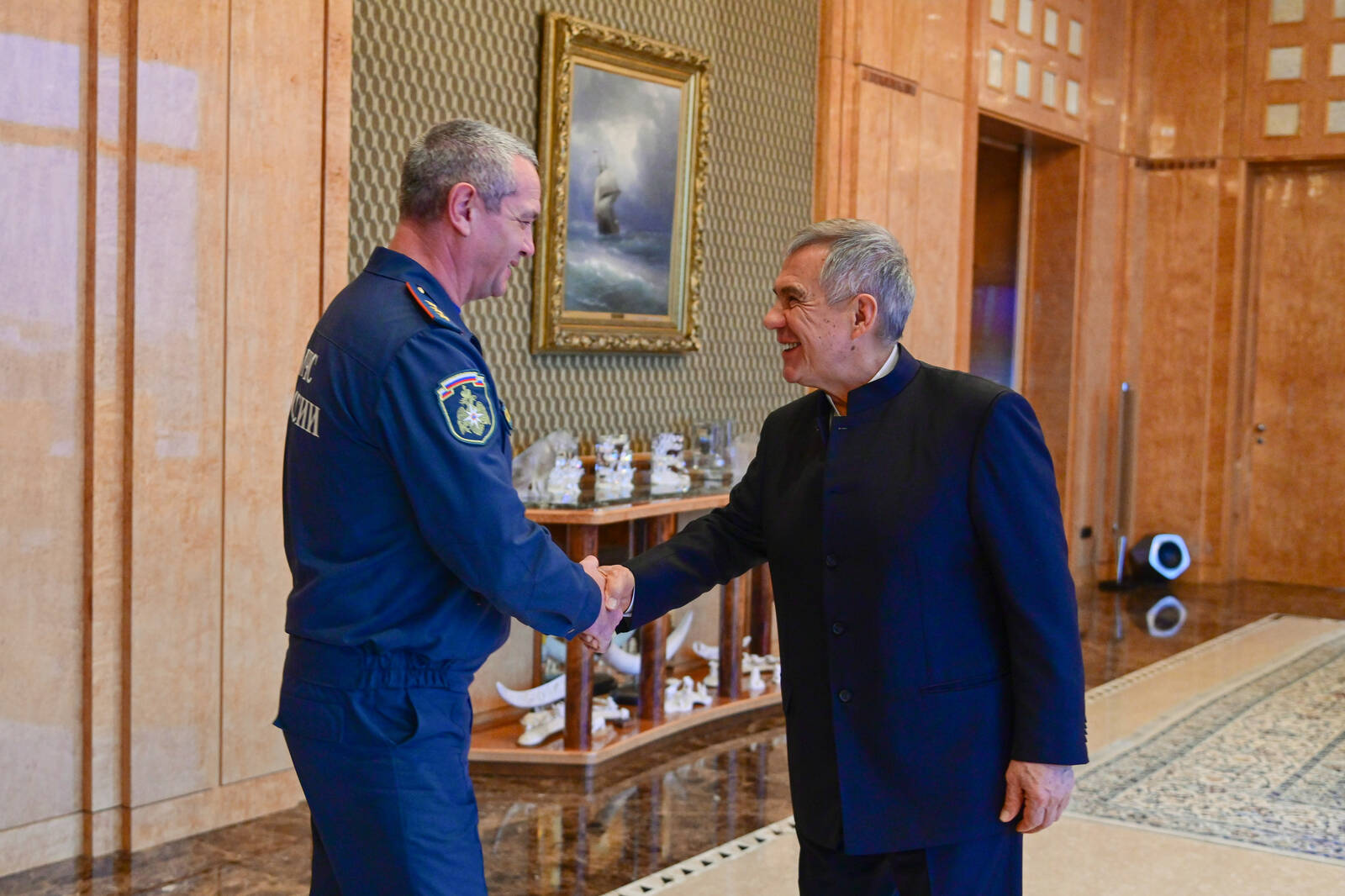 Минниханов обсудил с Денисовым модернизацию объектов МЧС в Татарстане