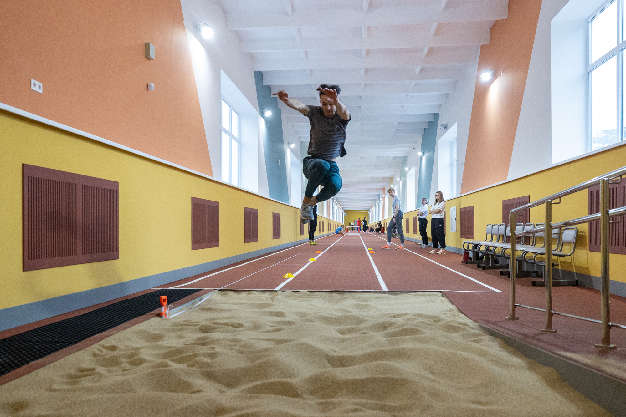 Капремонт легкоатлетического манежа стадиона «Тасма» завершили в Казани