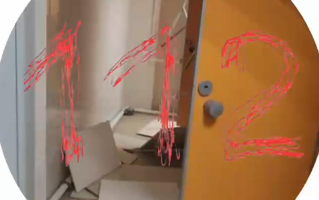 В школе в Самарской области потолок рухнул на трех девочек в туалете