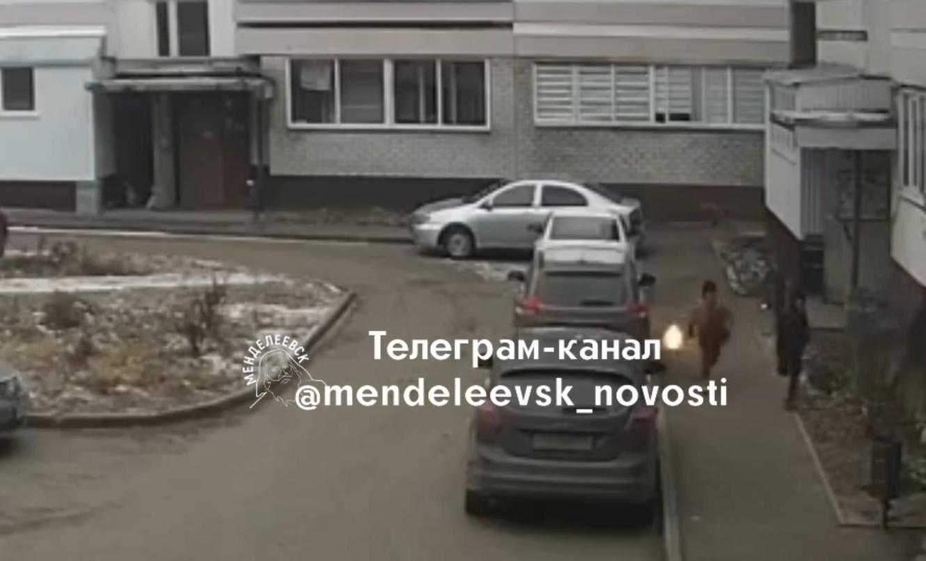 Дети в Татарстане подожгли бутылку с горючим содержимым, едва не подорвав авто