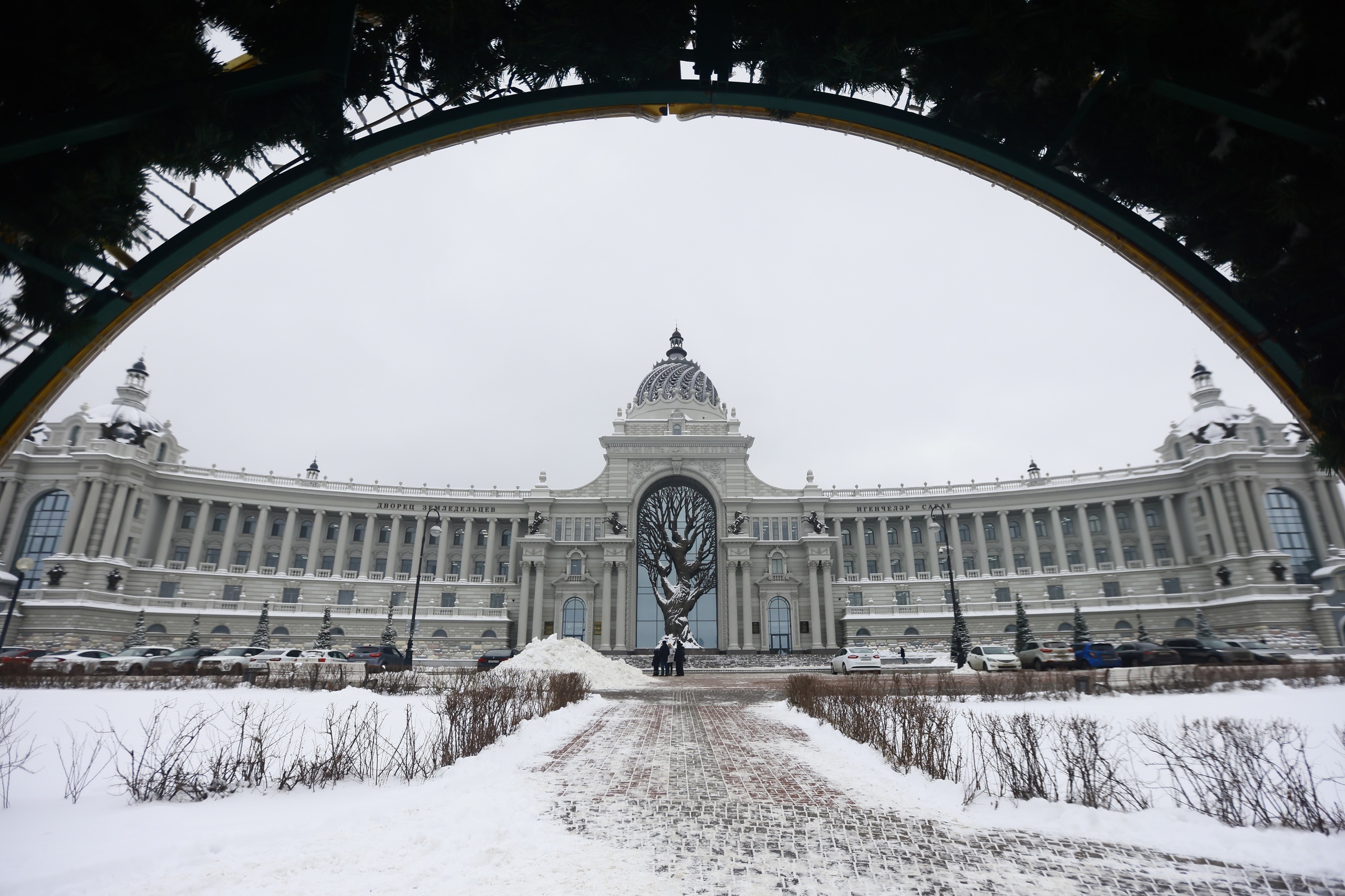 ЦБ объявил победителей голосования за новый символ купюры в 1000 рублей