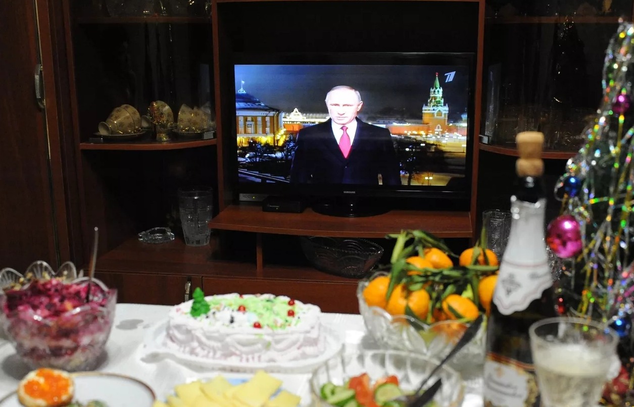 Около половины россиян не планирует смотреть новогодние шоу