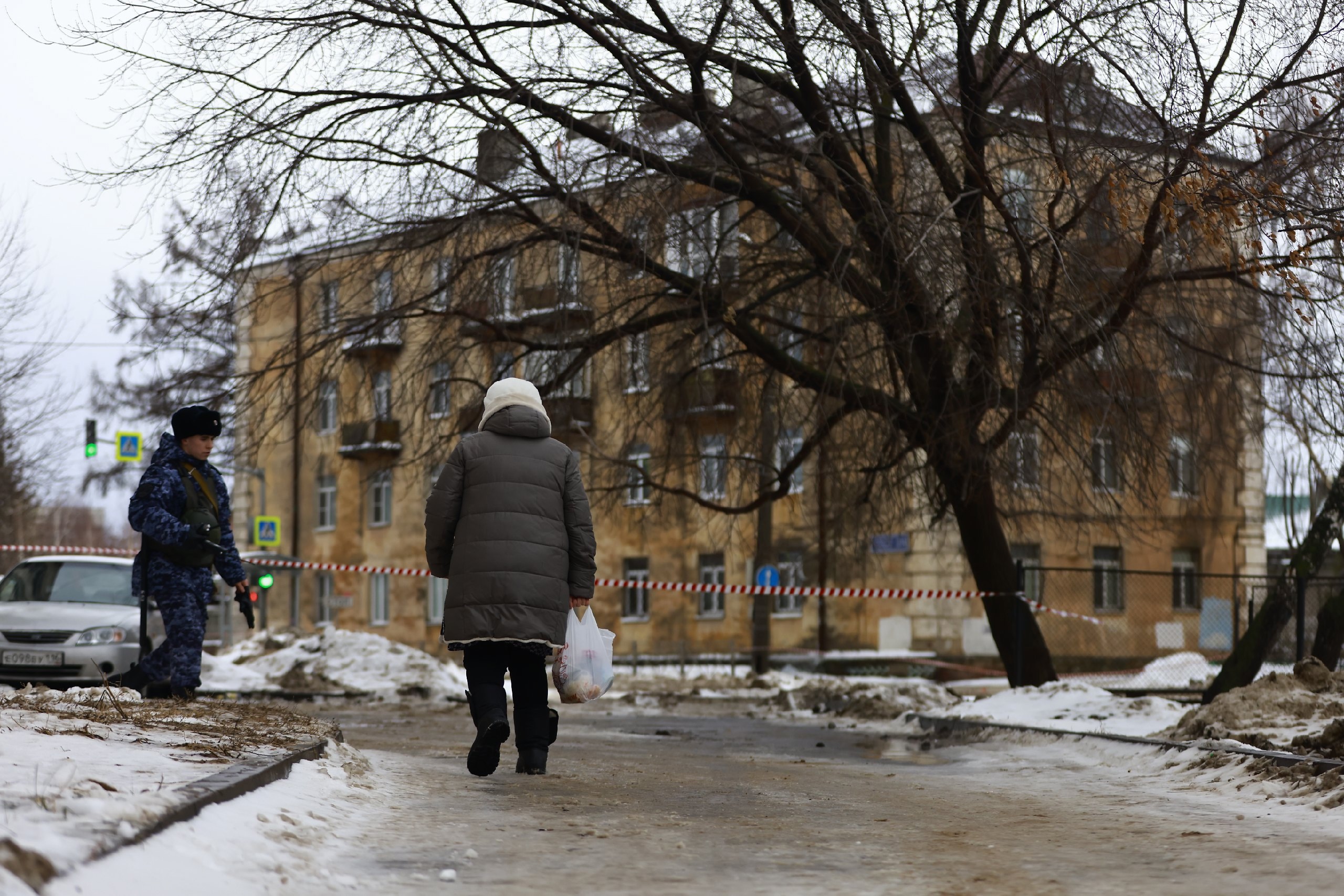 Жители пострадавшего от БПЛА дома в Кировском районе Казани остаются в ПВР