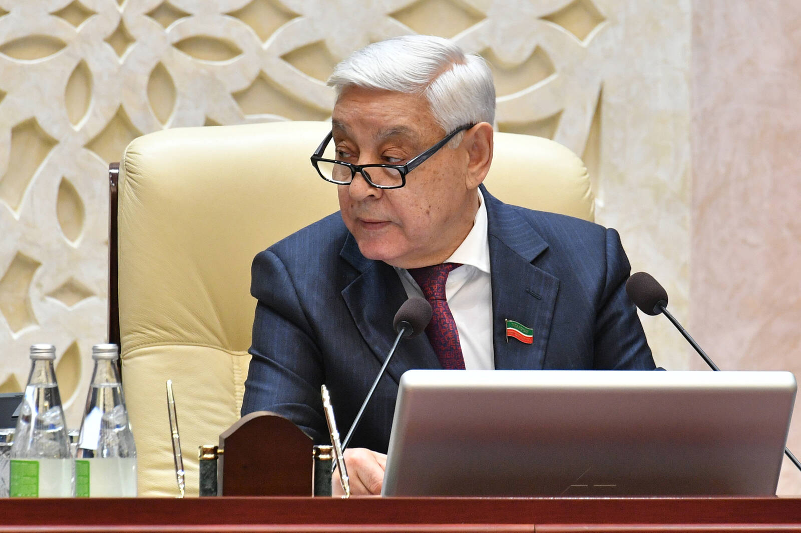 Мухаметшин пожаловался на мигрантов, в семьях которых не знают русского языка