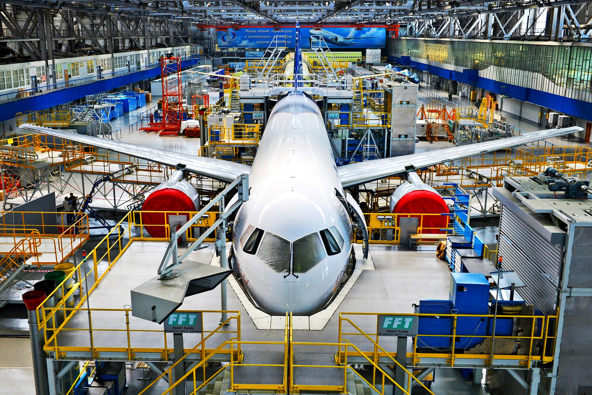 В России находятся десятки недостроенных самолетов SJ-100 и МС-21