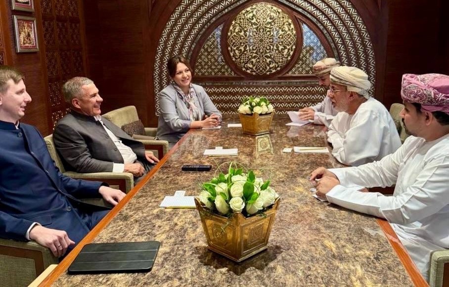 Минниханов в Омане обсудил развитие товарооборота и посетил оперный театр