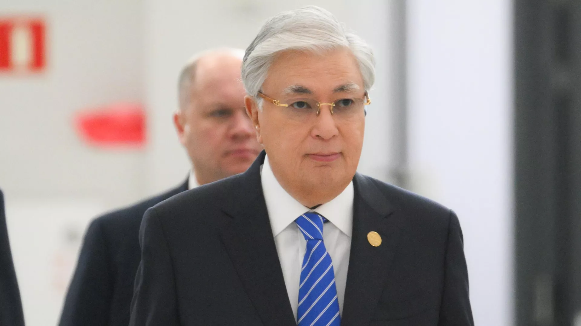 Казахстан выступает за мирное решение конфликта на Украине, заявил Токаев