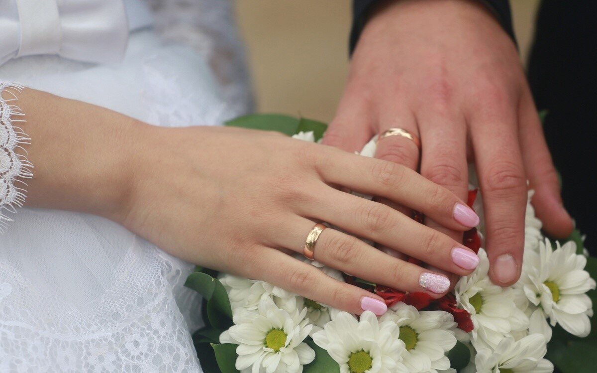 Мигрантам, находящимся в России незаконно, откажут в регистрации брака