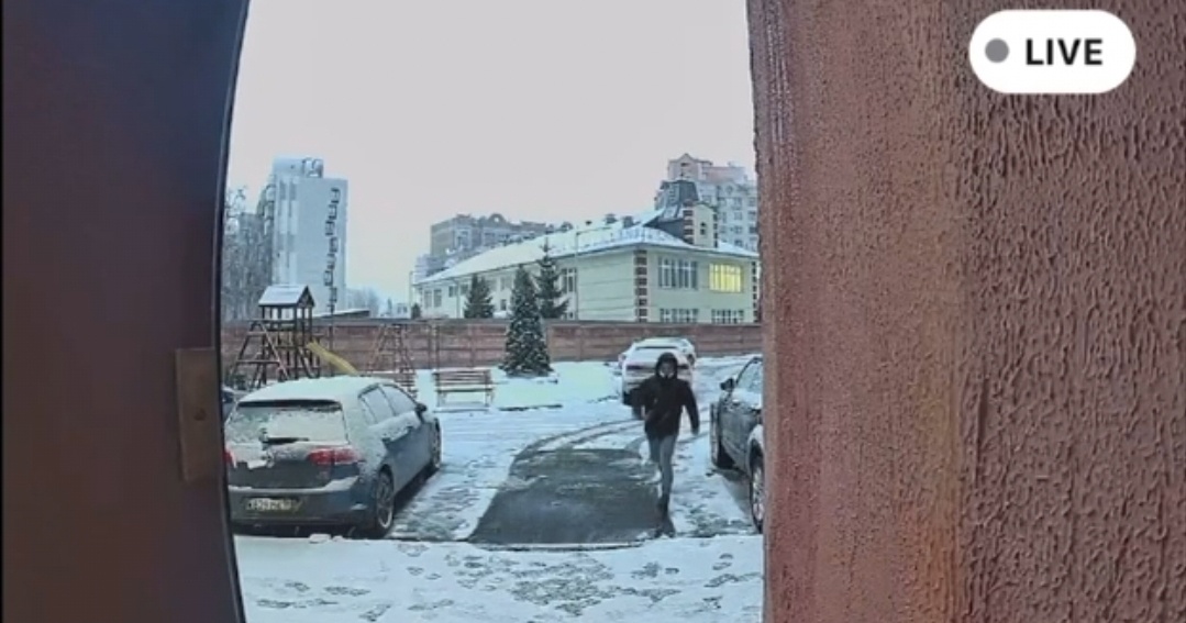 Задержан казанец, домогавшийся девушек в подъезде