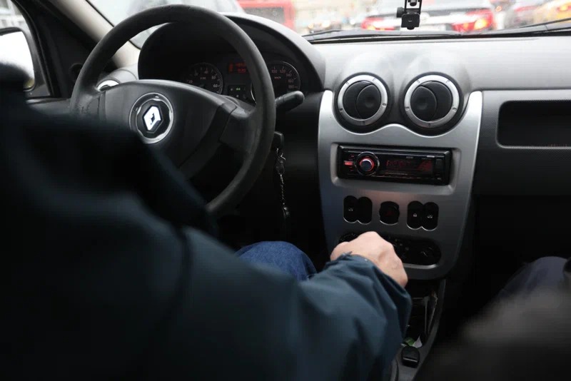 Юрист предупредил о штрафах за установку антистатических лент на кузов авто