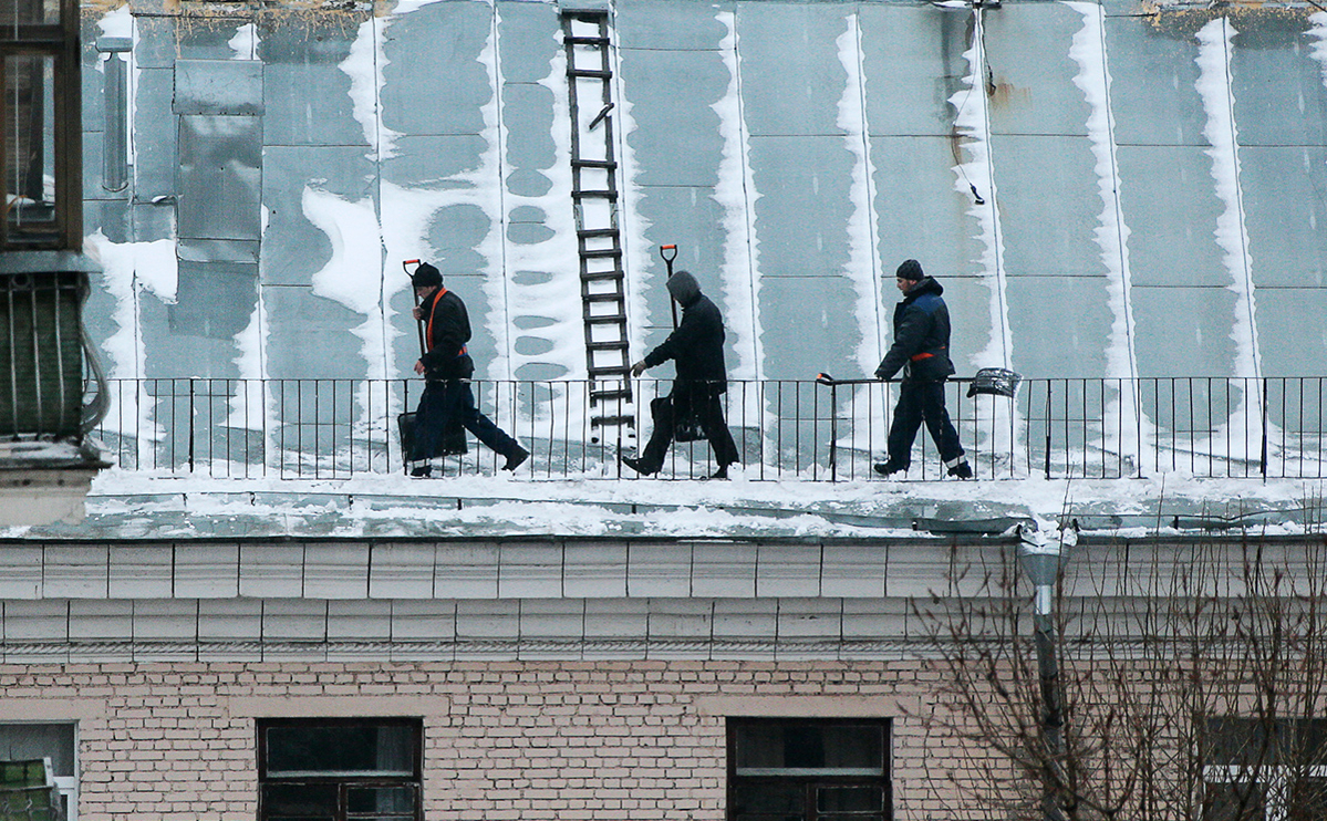 Метшин пристыдил службы за скользкие тротуары в Казани