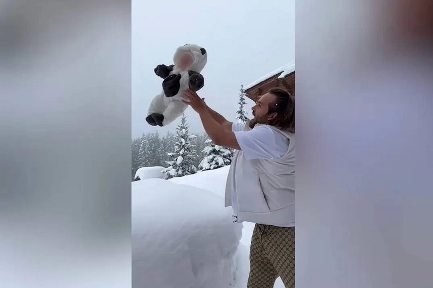 Суд Москвы заочно арестовал блогера Сергея Косенко, бросившего младенца в снег