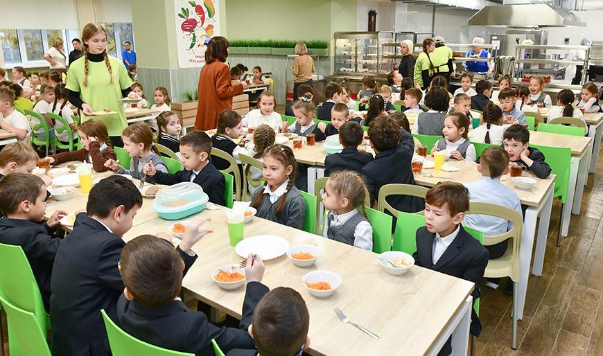 На бесплатную еду для учеников 1-4 классов в Татарстане потратят 2,8 млрд рублей