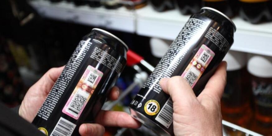 Россияне смогут подтверждать возраст при покупке энергетиков по биометрии