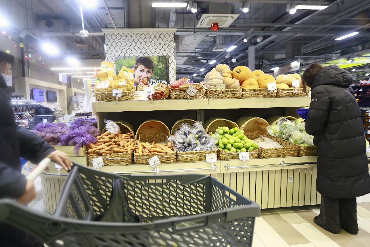 Кабмин России ввел правила беспошлинного ввоза картофеля, моркови и яблок