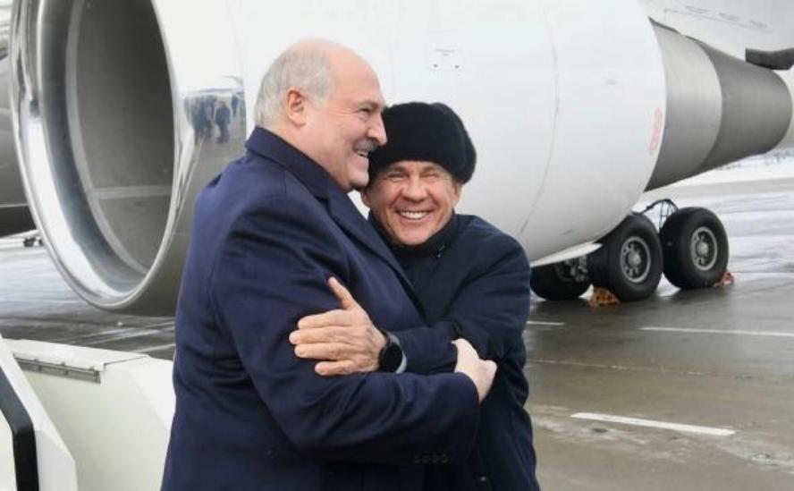 Минниханов поздравил Лукашенко с седьмой победой на выборах президента