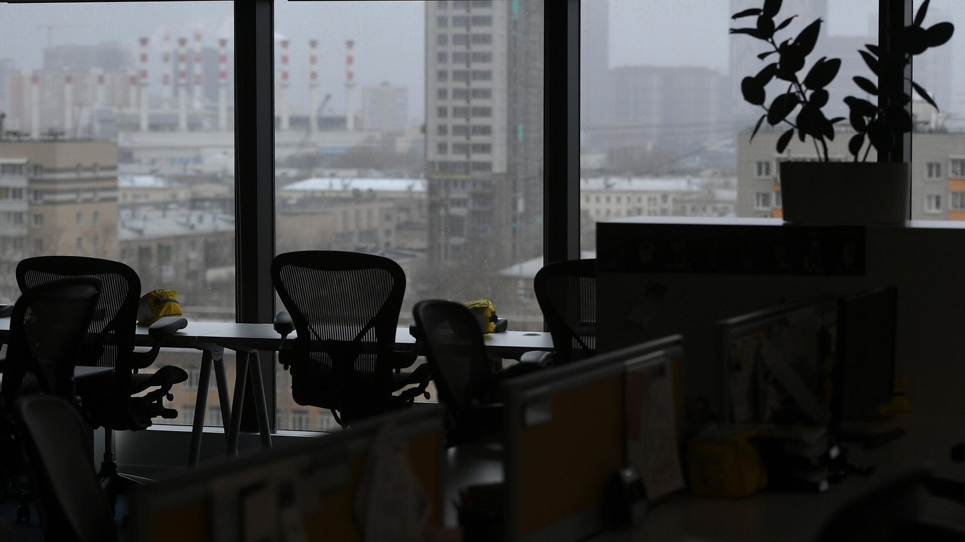 Россияне проработают шесть дней подряд только один раз в 2025 году