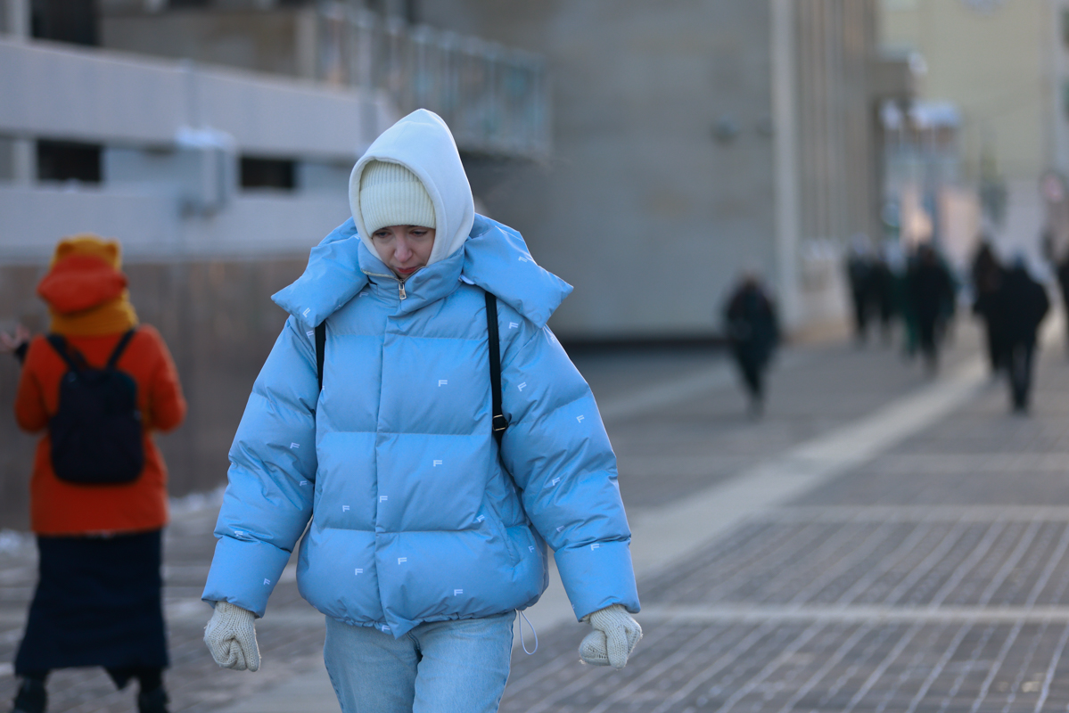 Из-за теплого января у продавцов пуховиков на четверть снизились доходы