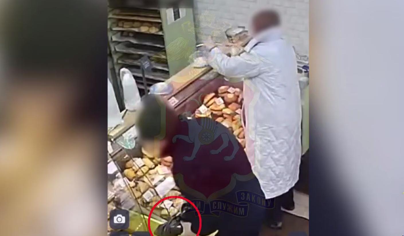 У посетительницы пекарни в Казани во время покупки украли кошелек