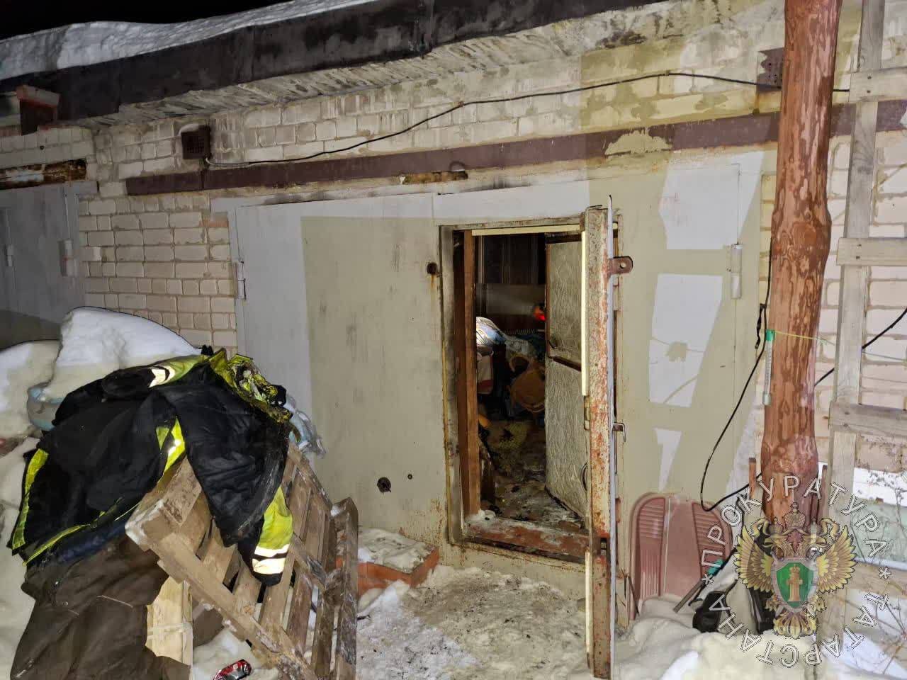 Прокуратура организовала проверку из-за пожара в гаражном обществе в Елабуге