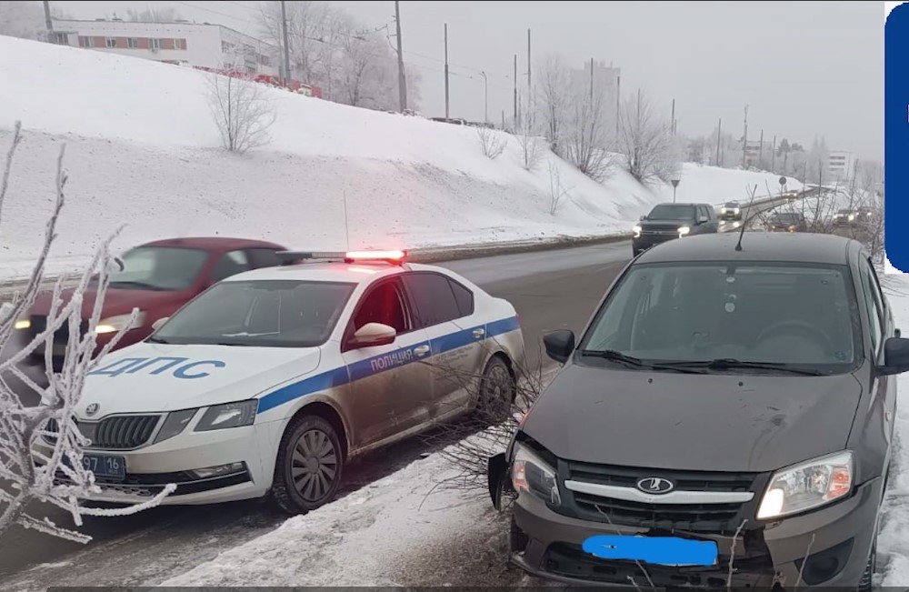Помощь Госавтоинспекции Челнов понадобилась водителю в полуобморочном состоянии
