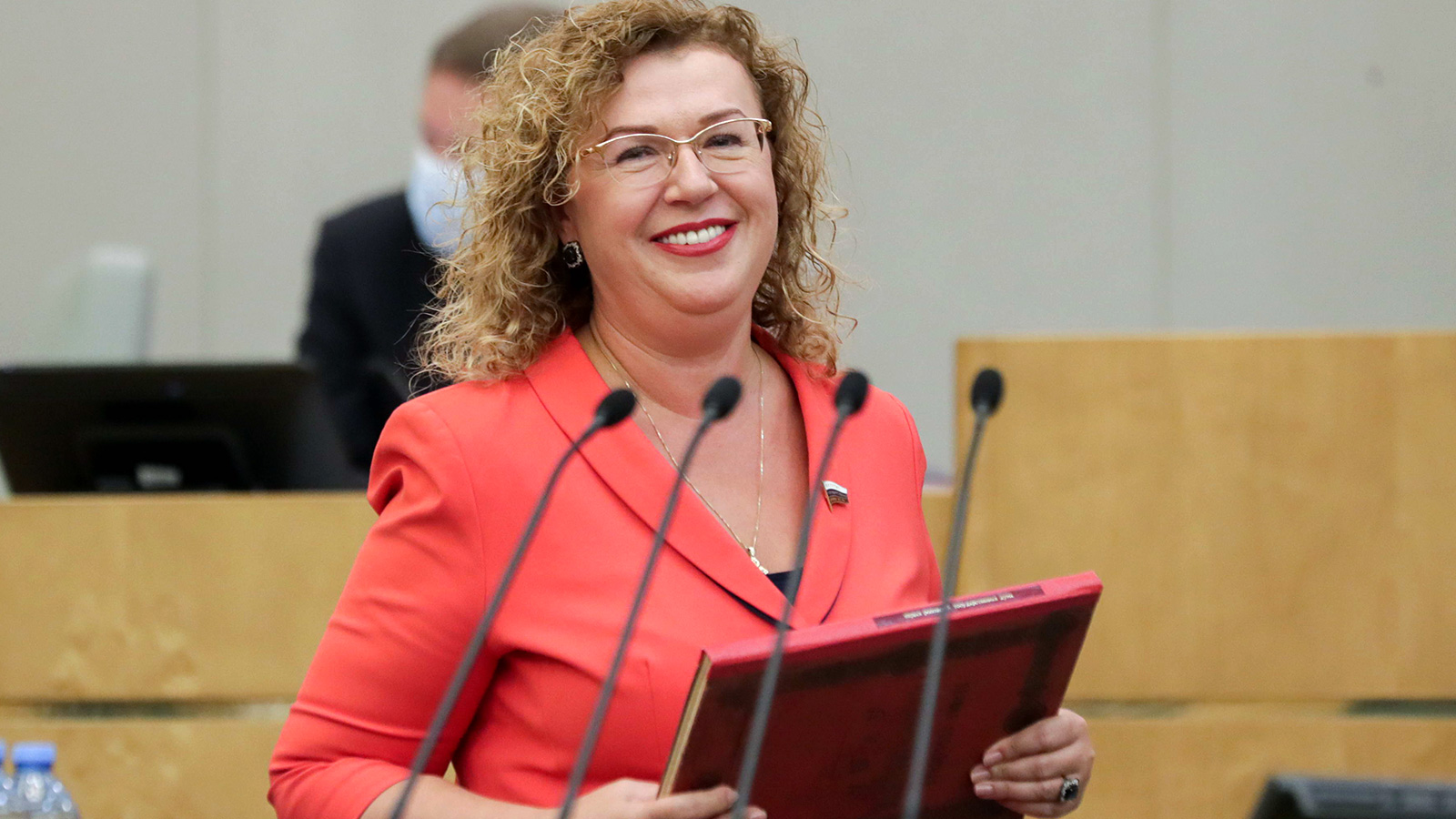 Сенатор Епифанова напомнила о праве пенсионеров не платить налог на имущество