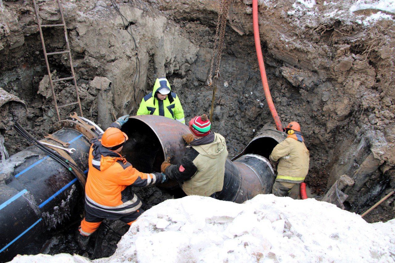 Водоканал завершает работы на водопроводе по улице Боевой в Казани
