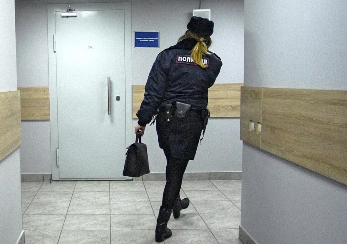 Жительница Набережных Челнов ударила сотрудницу полиции ногой в живот