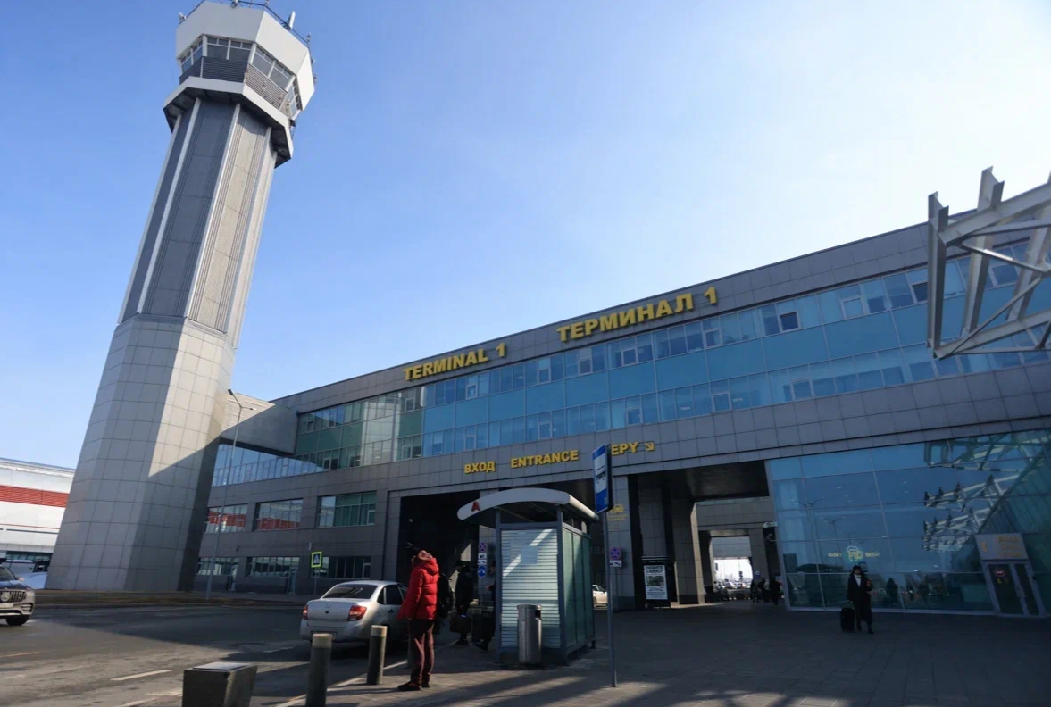 В аэропорту Казани и ещё в двух городах временно ограничили полеты самолетов