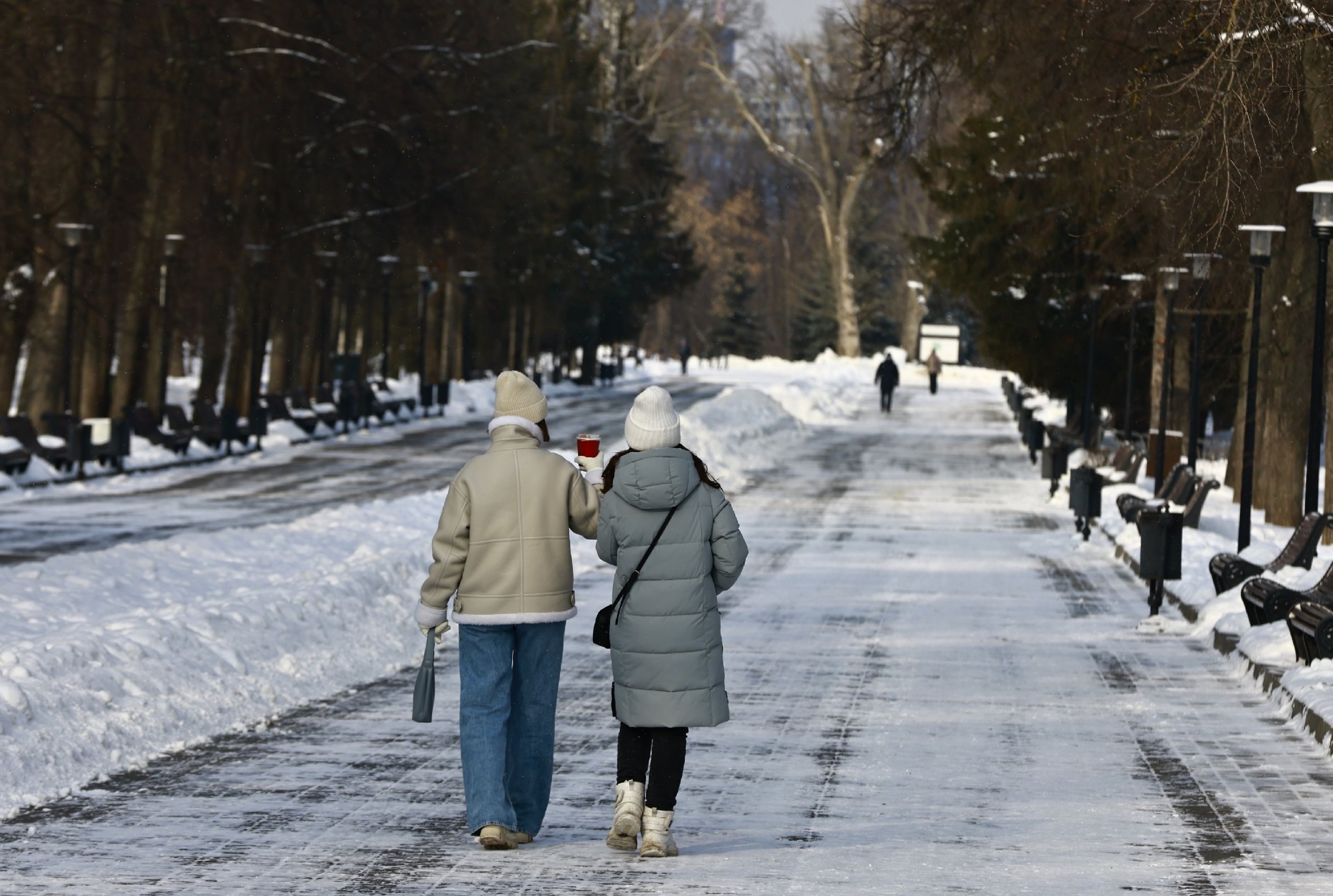 Парки и скверы Казани выходят «в люди»