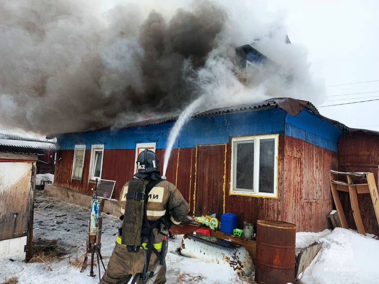 В Татарстане мать спасла из огня пятерых детей, услышав сигнал извещателя