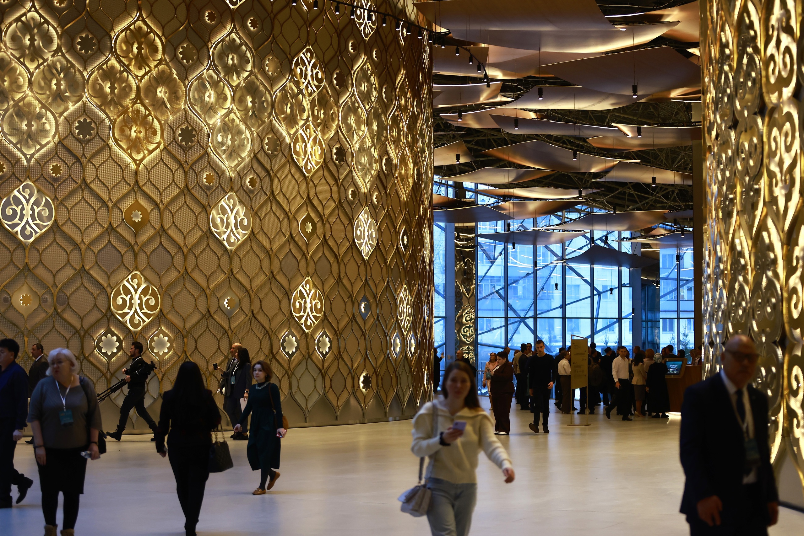 Первый звездный концерт в новом театре Камала даст сын владельца «Крокуса»