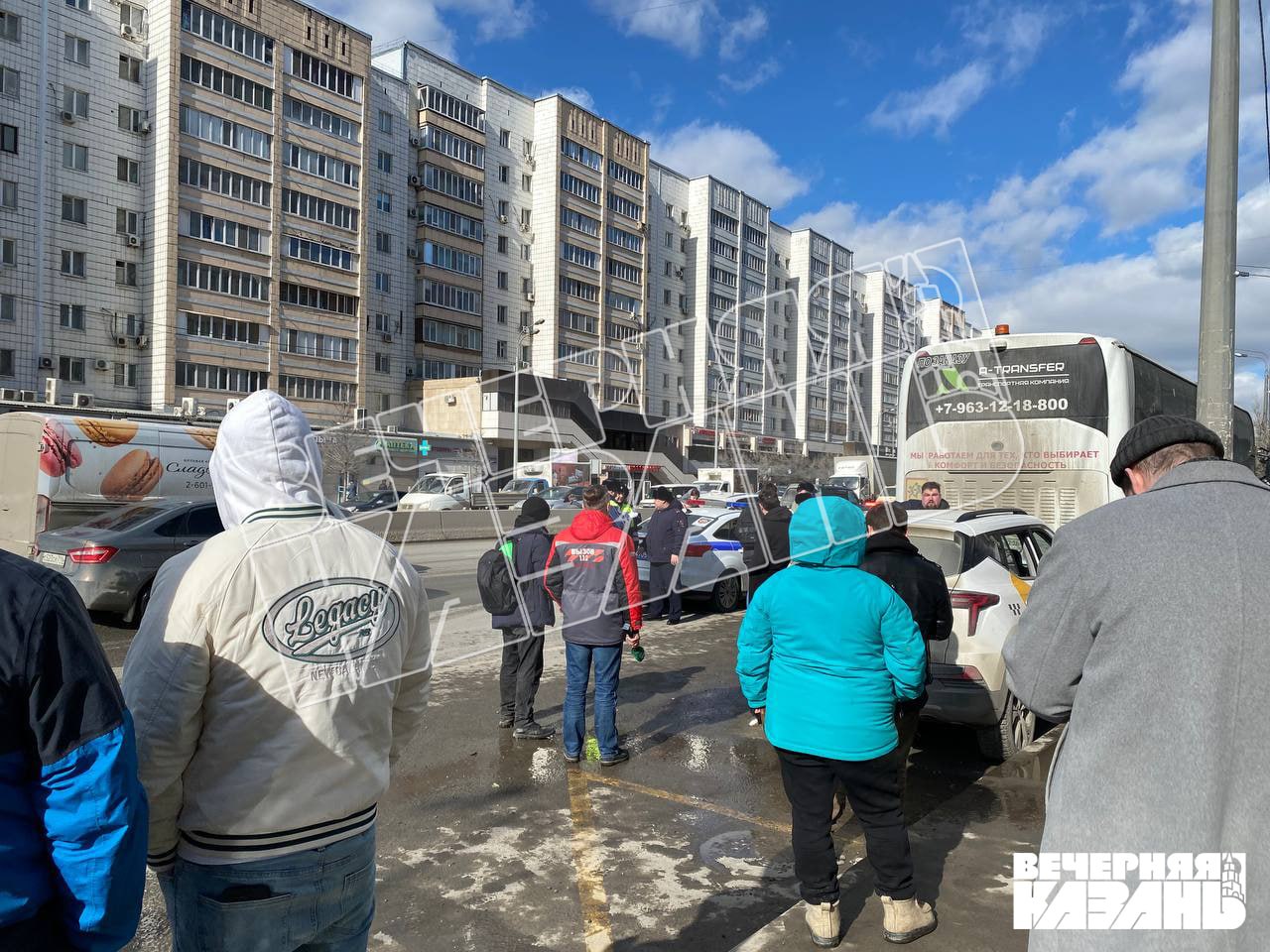 После наезда таксиста на людей у остановки в Казани возбудили уголовное дело