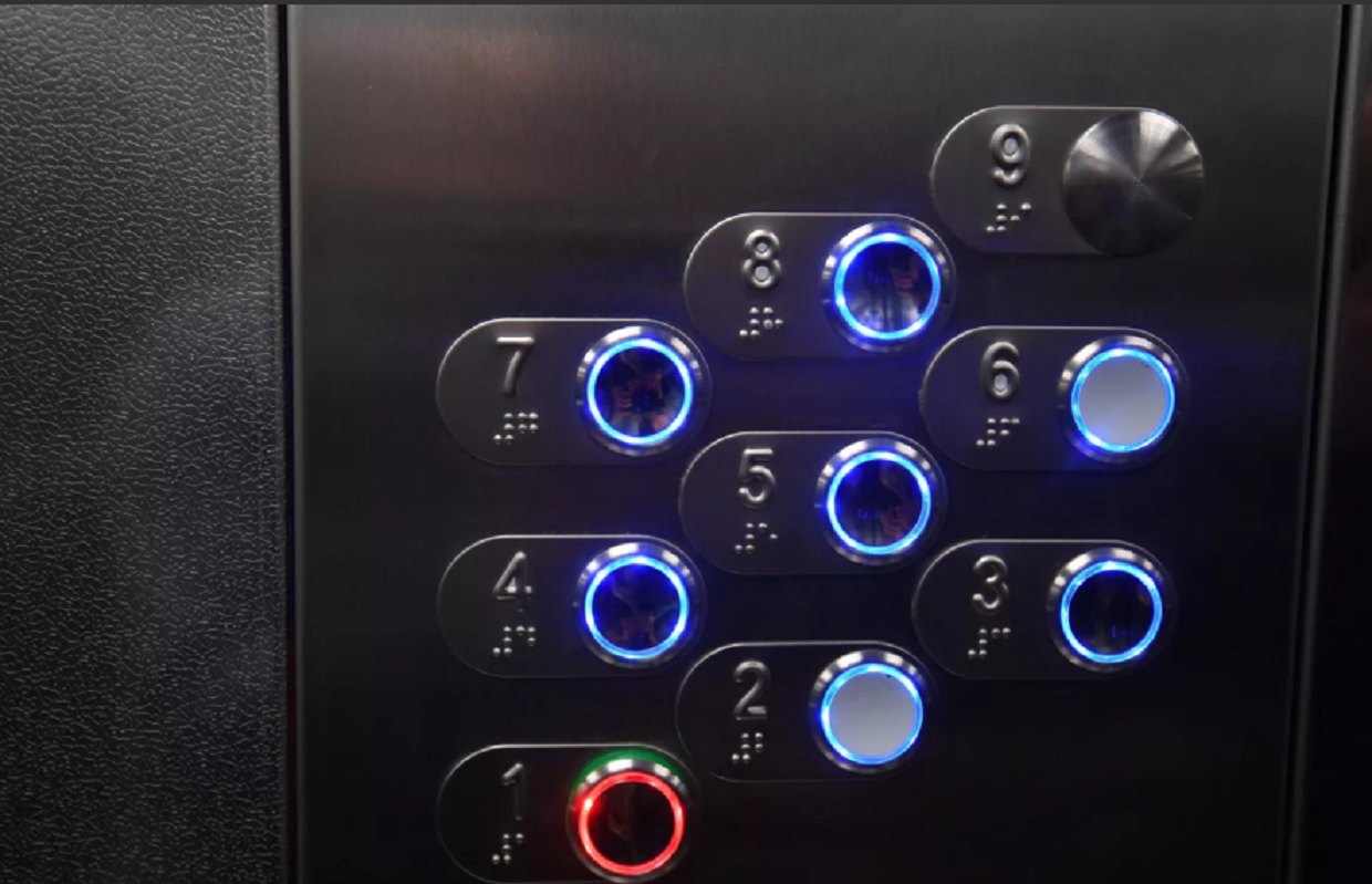 Жильцам девятого этажа одного из казанских домов запретили пользоваться лифтом