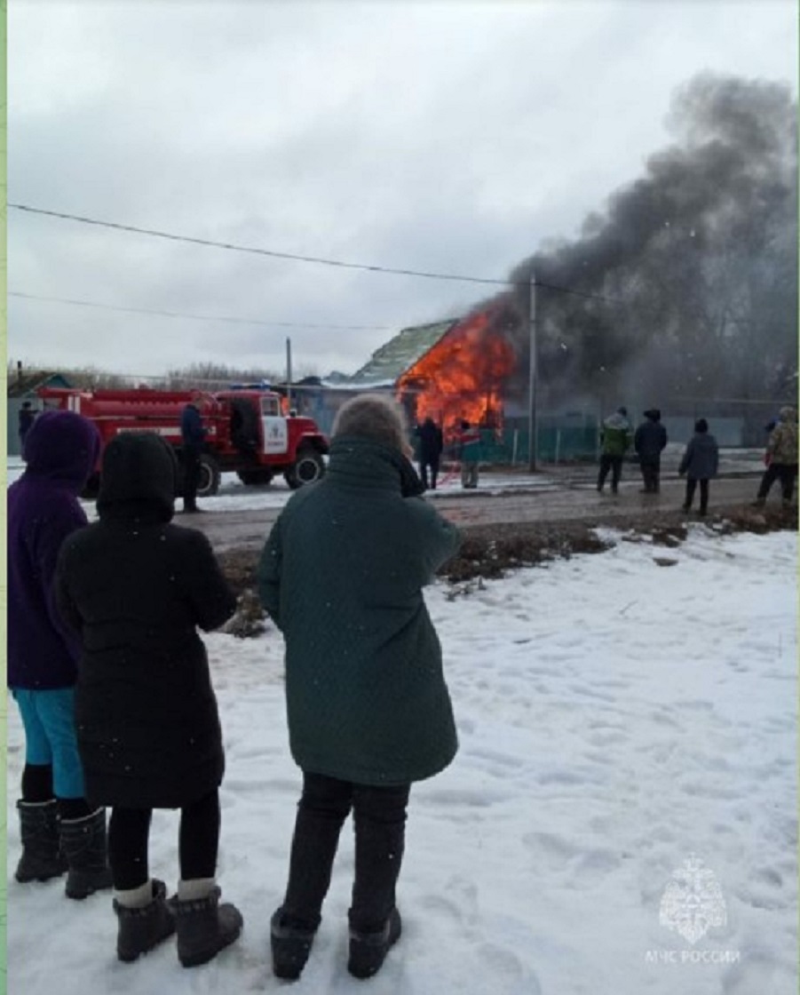 При пожаре в частном доме в Татарстане погибла пенсионерка