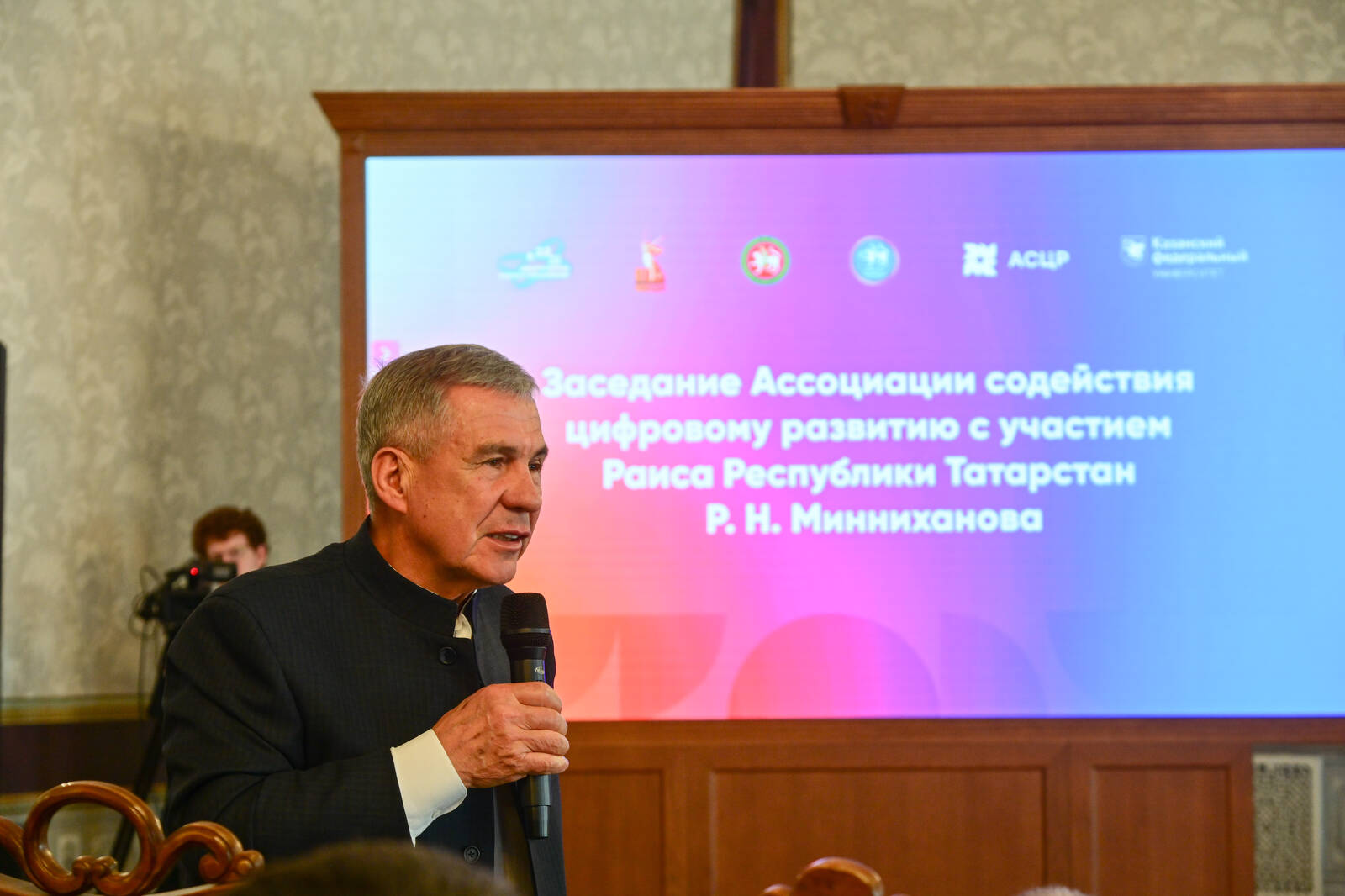 Минниханову показали, как ИИ поможет Татарстану