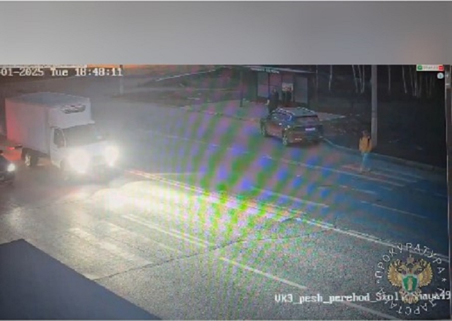 В Зеленодольске попавший под колеса машины подросток получил тяжелые травмы