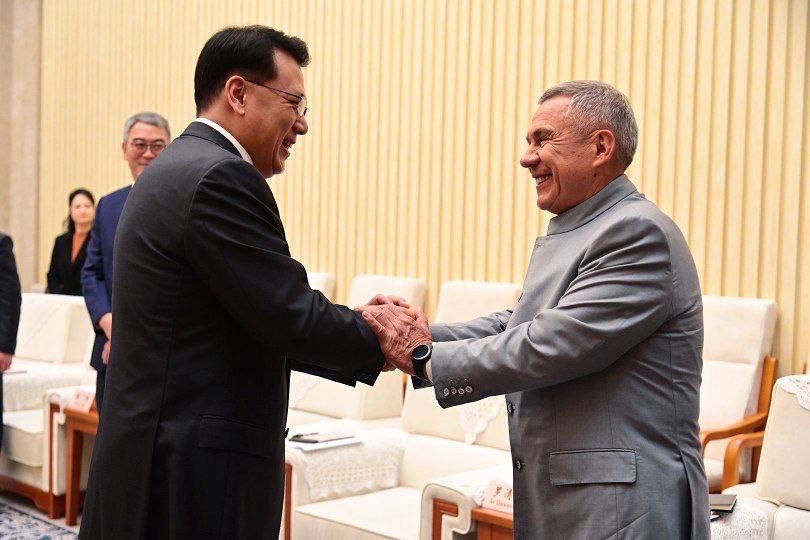 Рустам Минниханов обсудил сотрудничество с секретарем компартии Чунцина