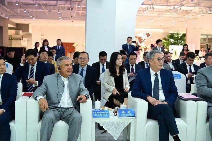 Минниханов пригласил китайских партнеров поучаствовать в форуме «РОСТКИ»