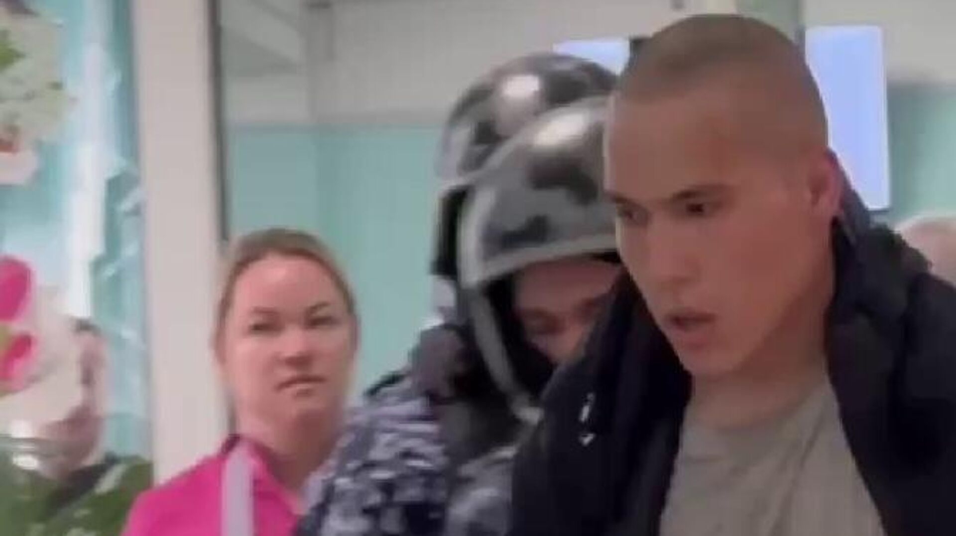 В Челябинске бывший ученик ворвался в школу с ножом